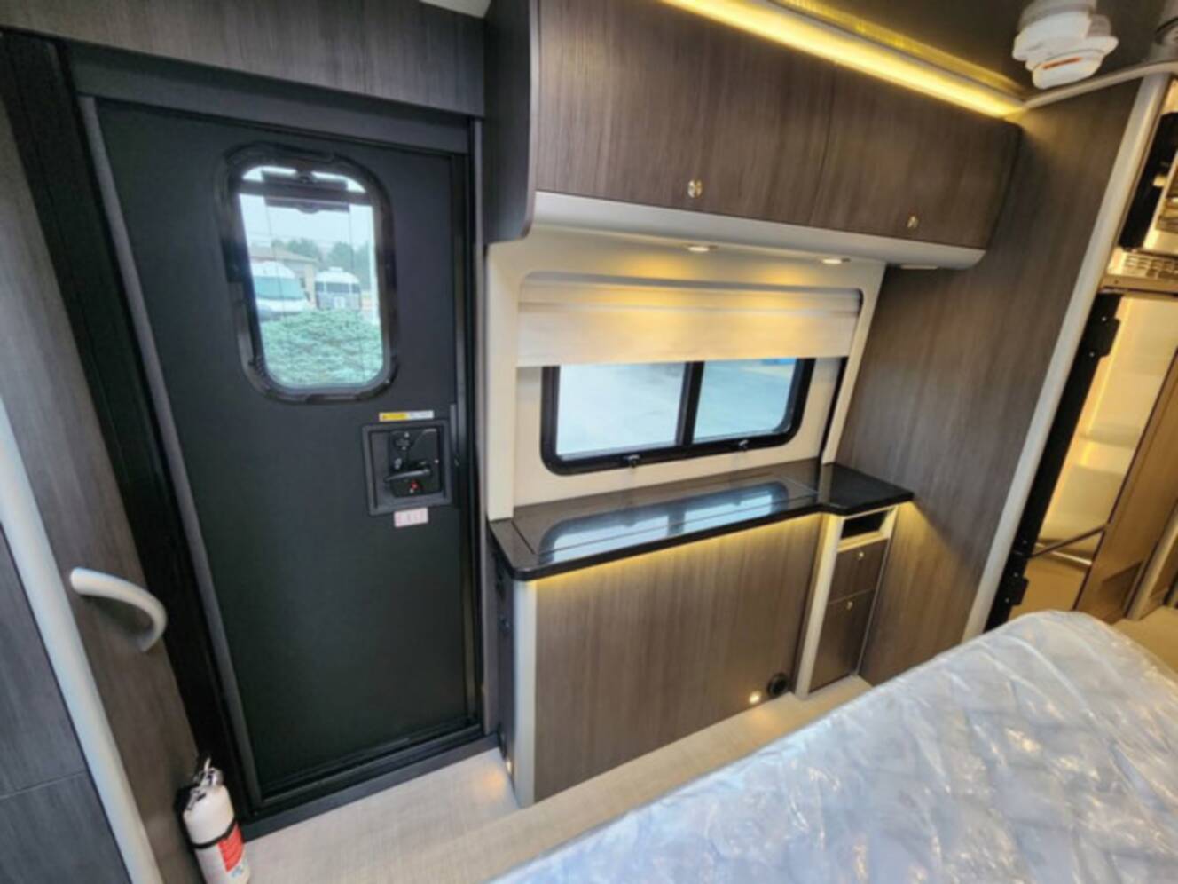 A photo of this 2026 Airstream Atlas 25MS Murphy Suite