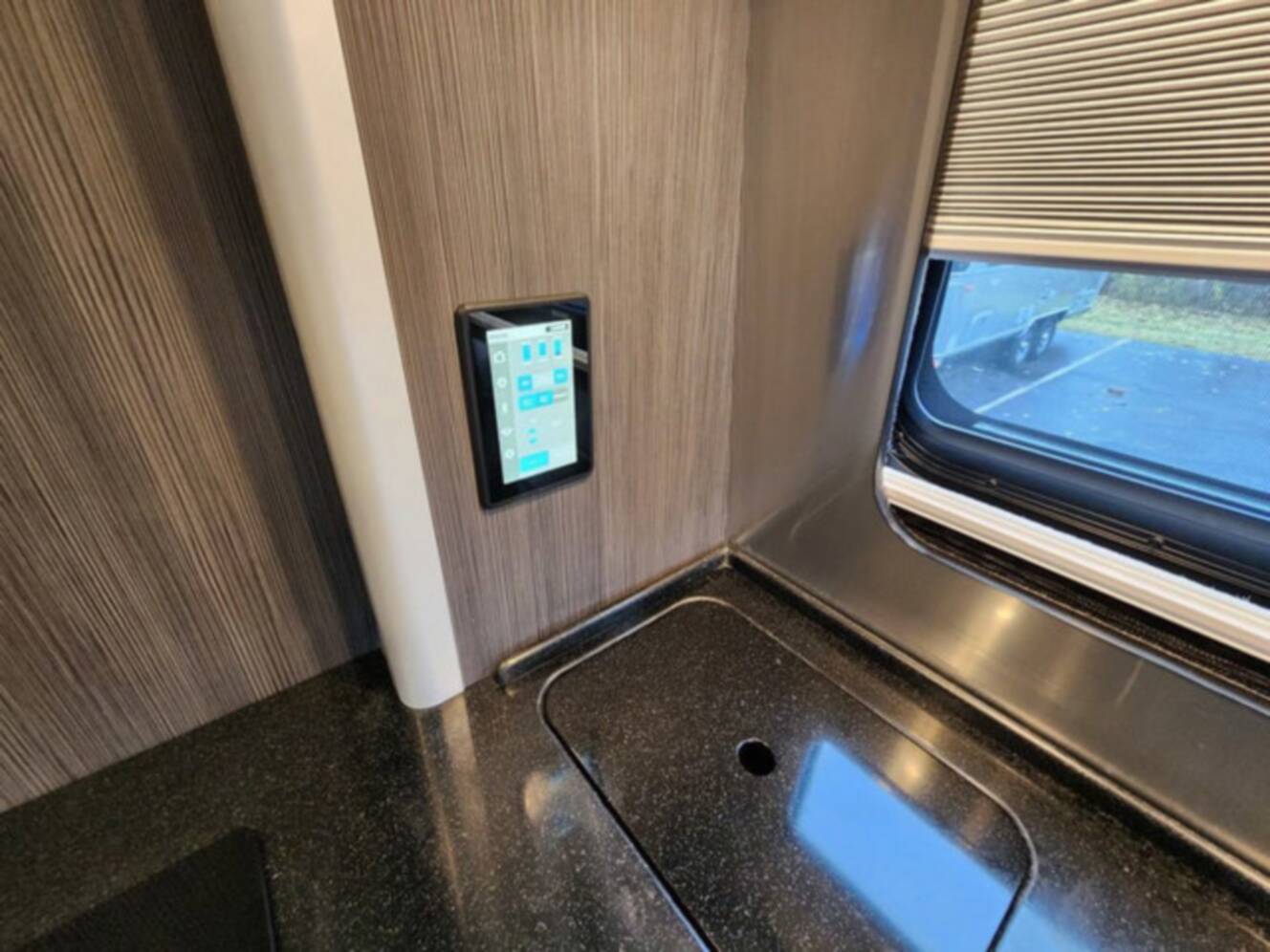 A photo of this 2026 Airstream Atlas 25MS Murphy Suite