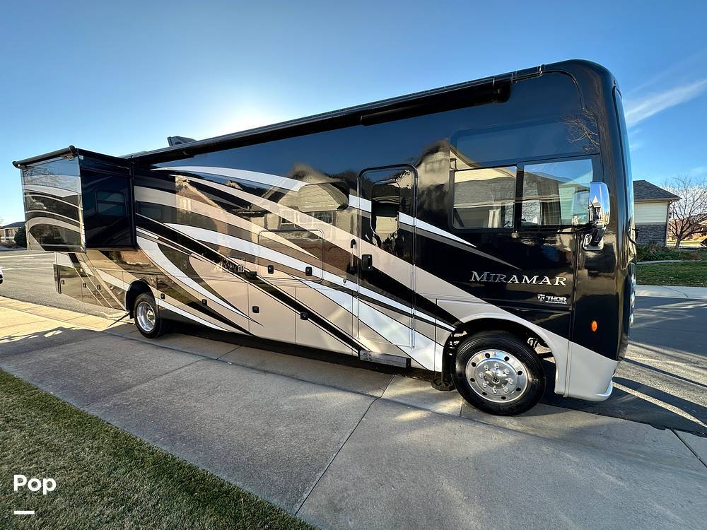 2019 Thor Motor Coach Miramar 35.3 in erie CO