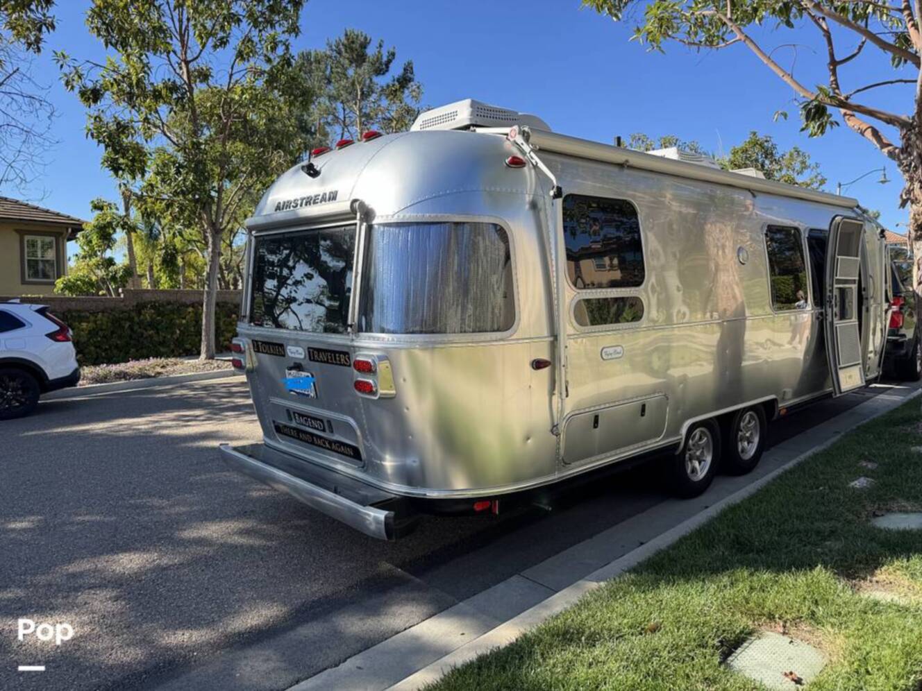 A photo of this 2021 Airstream Flying Cloud 28RB Twin