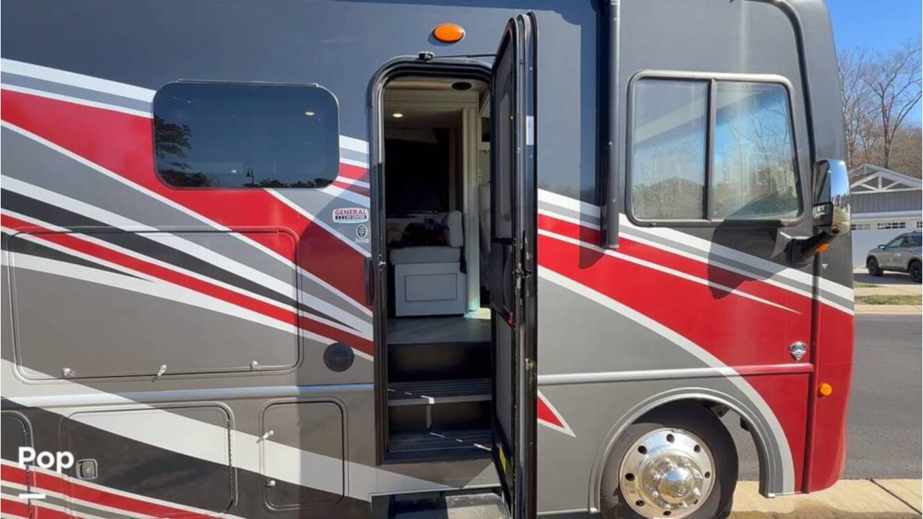 A photo of this 2023 Fleetwood Fortis 34MB