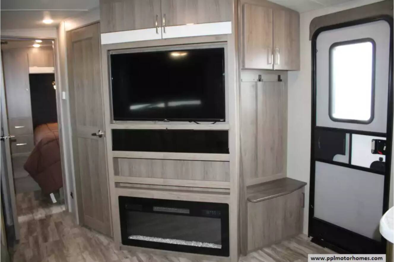 A photo of this 2022 Grand Design Imagine 3250BH