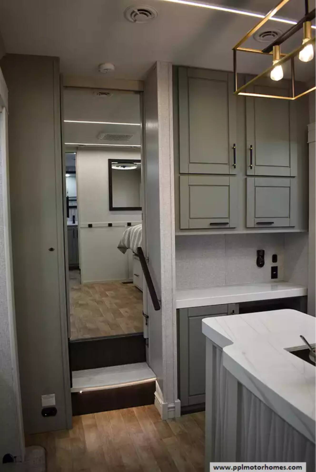 A photo of this 2024 Redwood REDWOOD RW4200FL