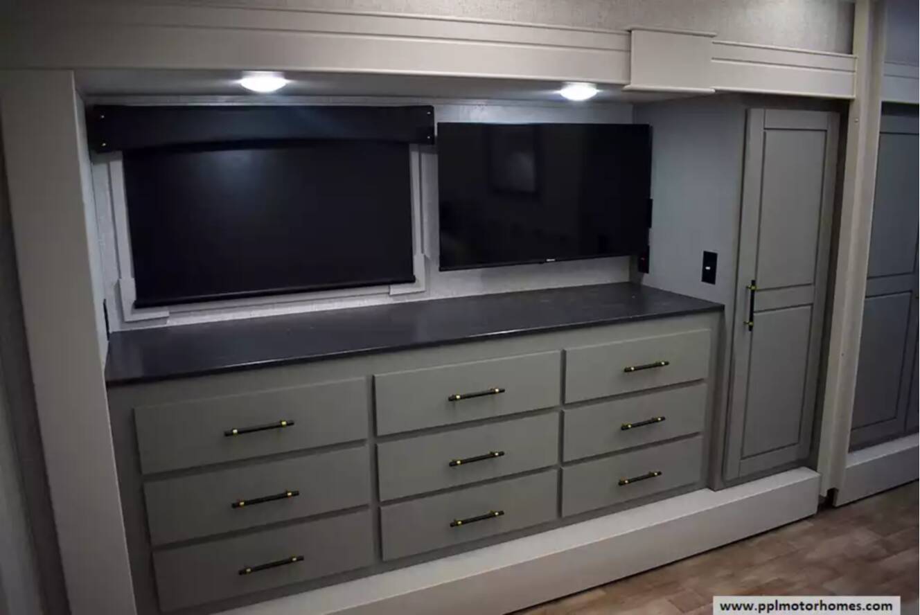 A photo of this 2024 Redwood REDWOOD RW4200FL