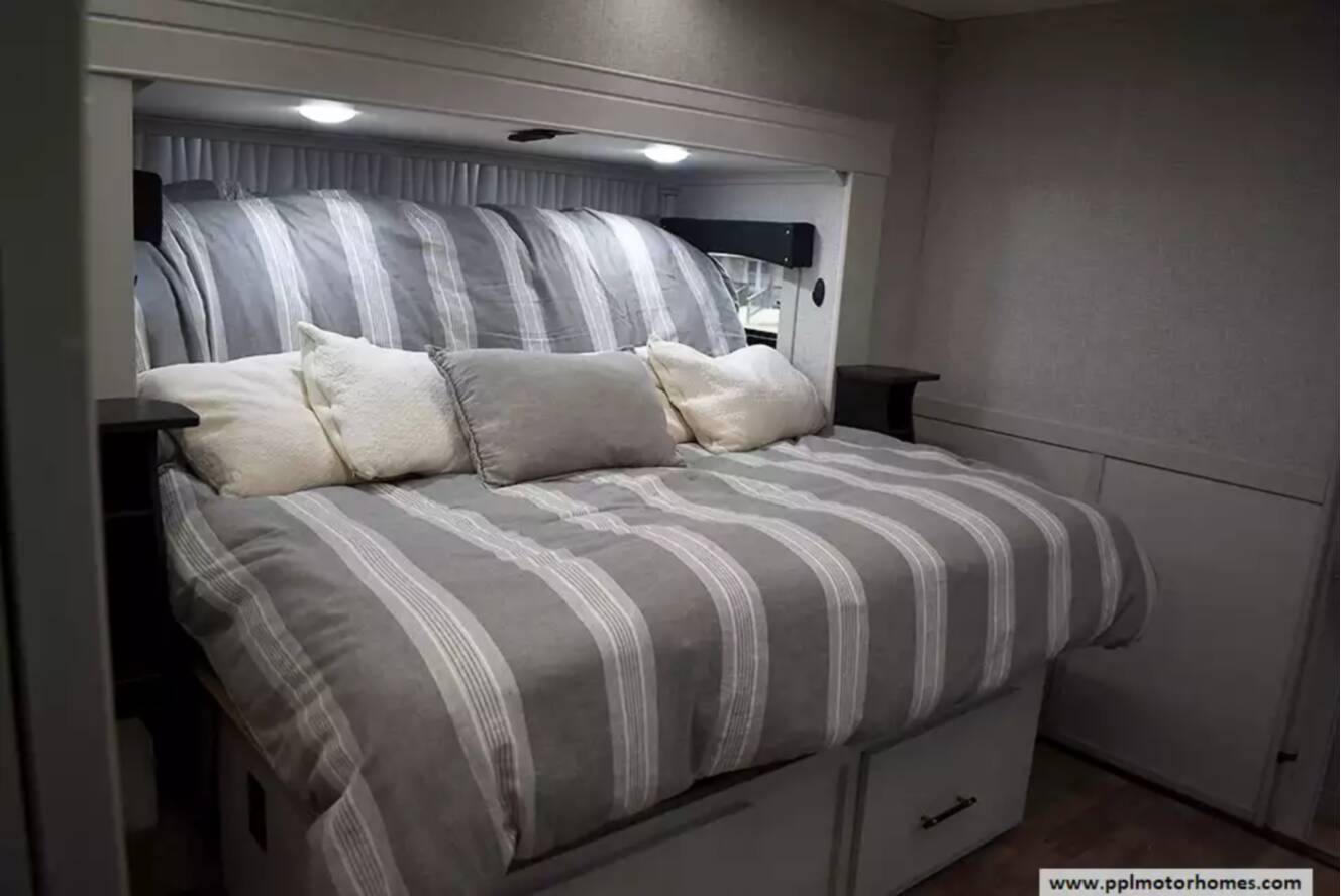 A photo of this 2024 Redwood REDWOOD RW4200FL