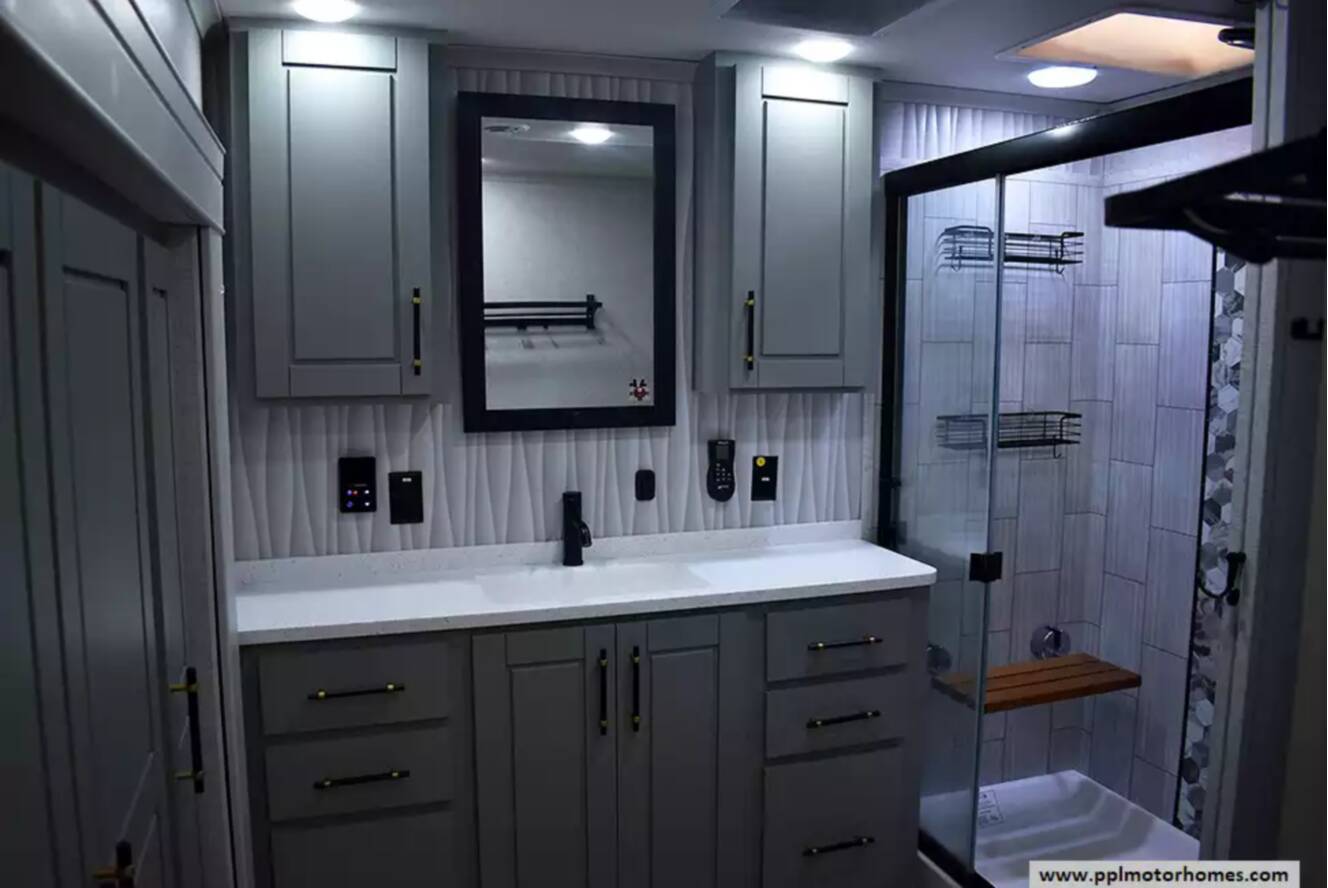 A photo of this 2024 Redwood REDWOOD RW4200FL