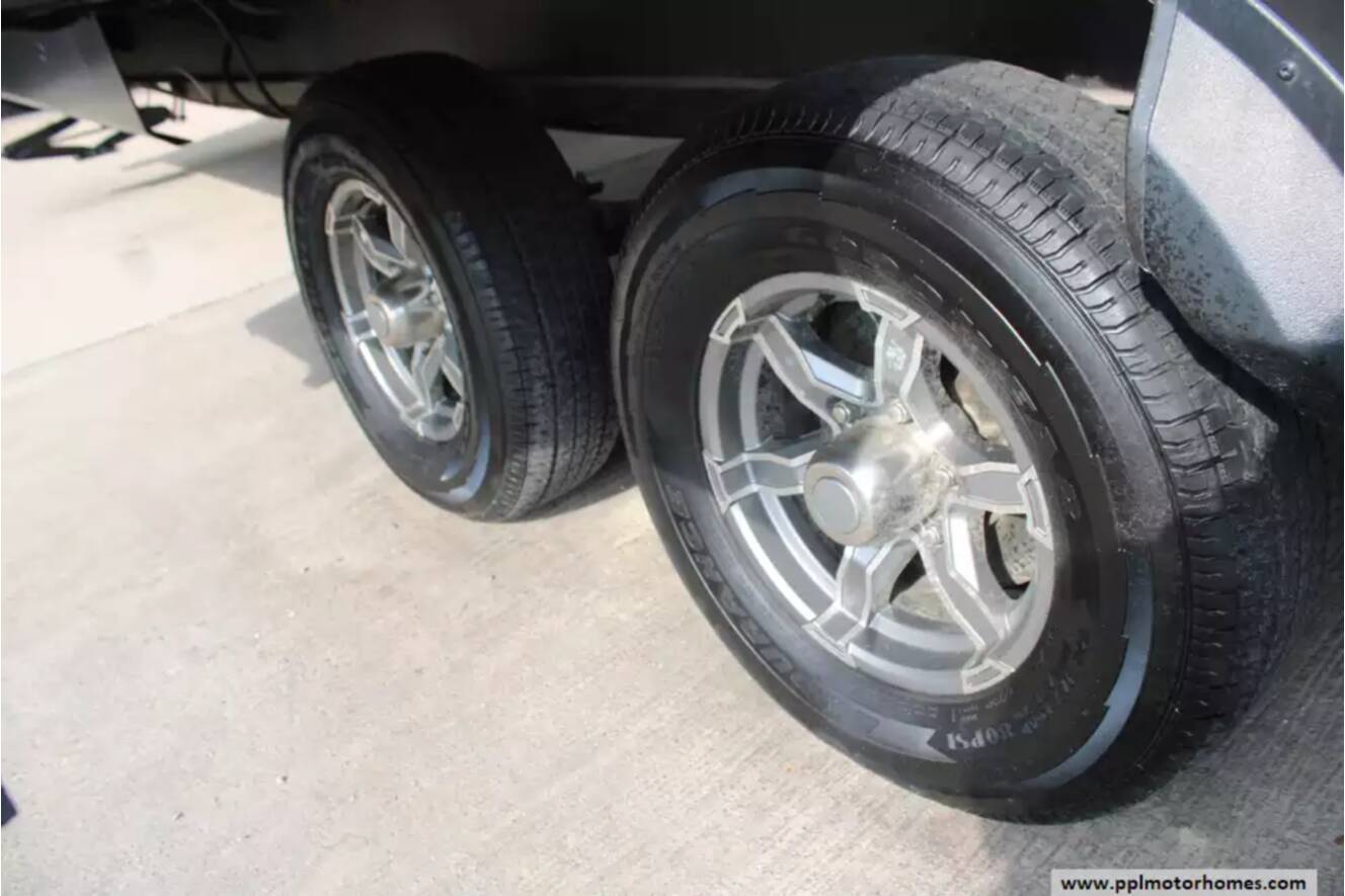 A photo of this 2022 Grand Design Imagine 3250BH