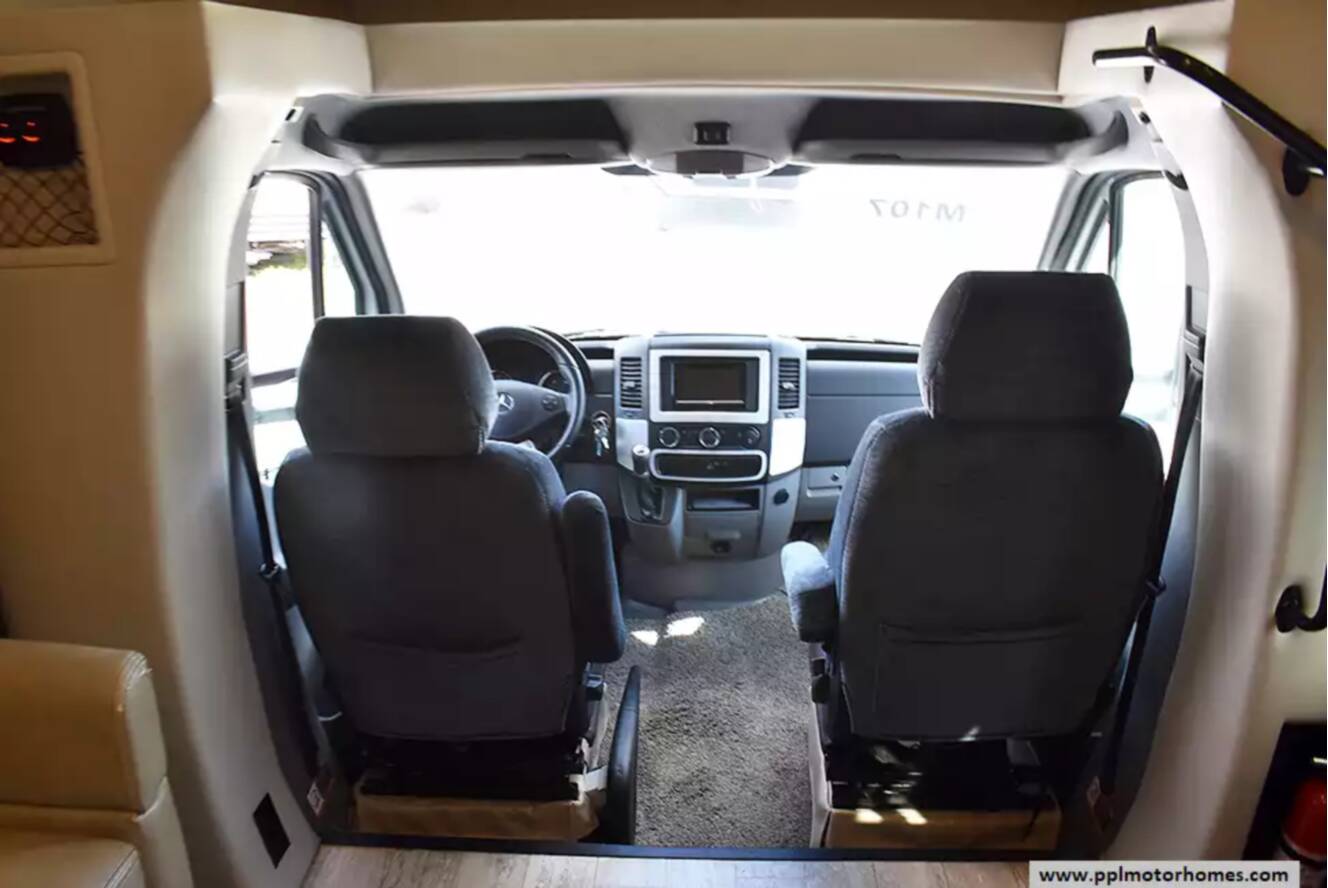 A photo of this 2018 Thor Compass 24TX