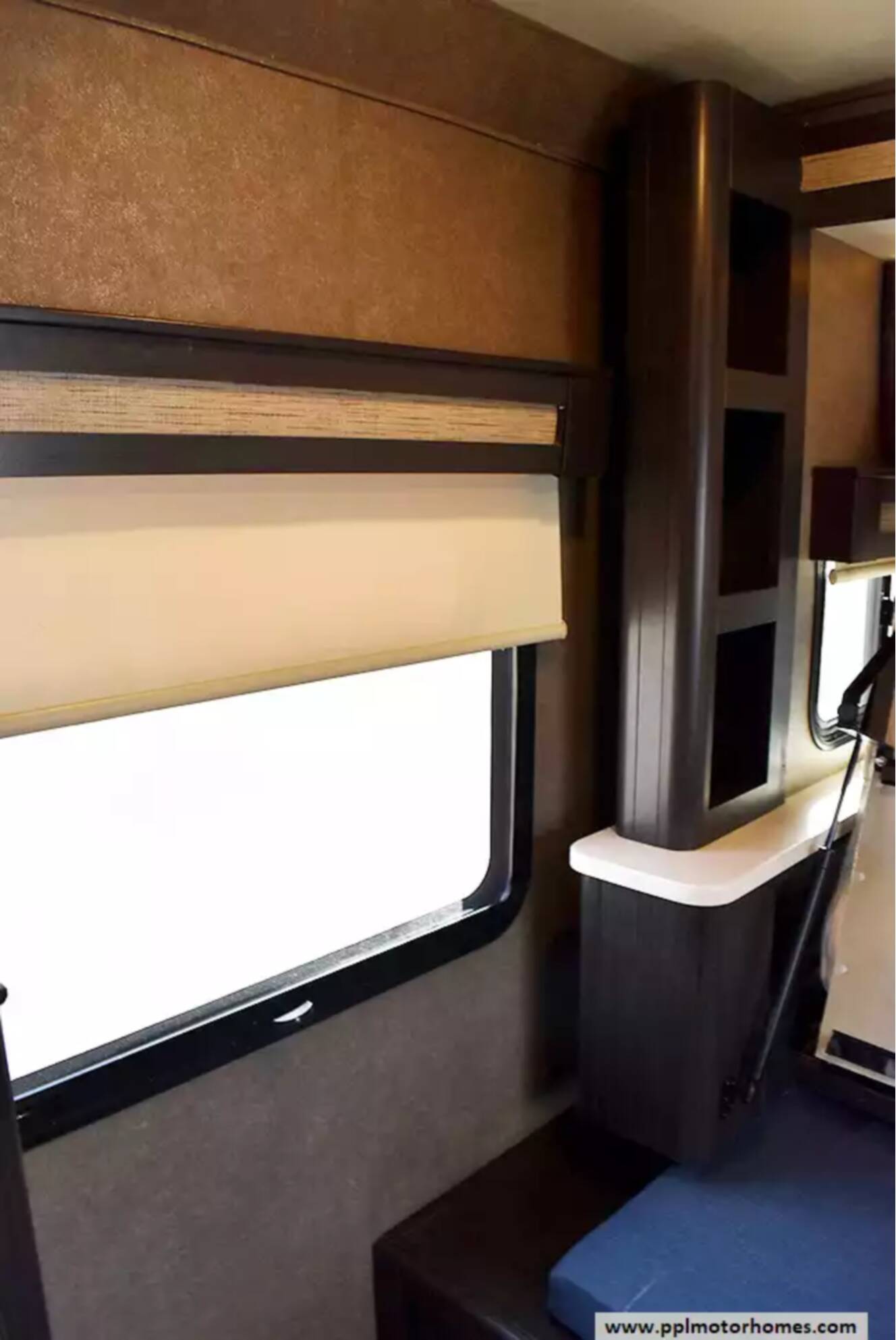 A photo of this 2018 Thor Compass 24TX