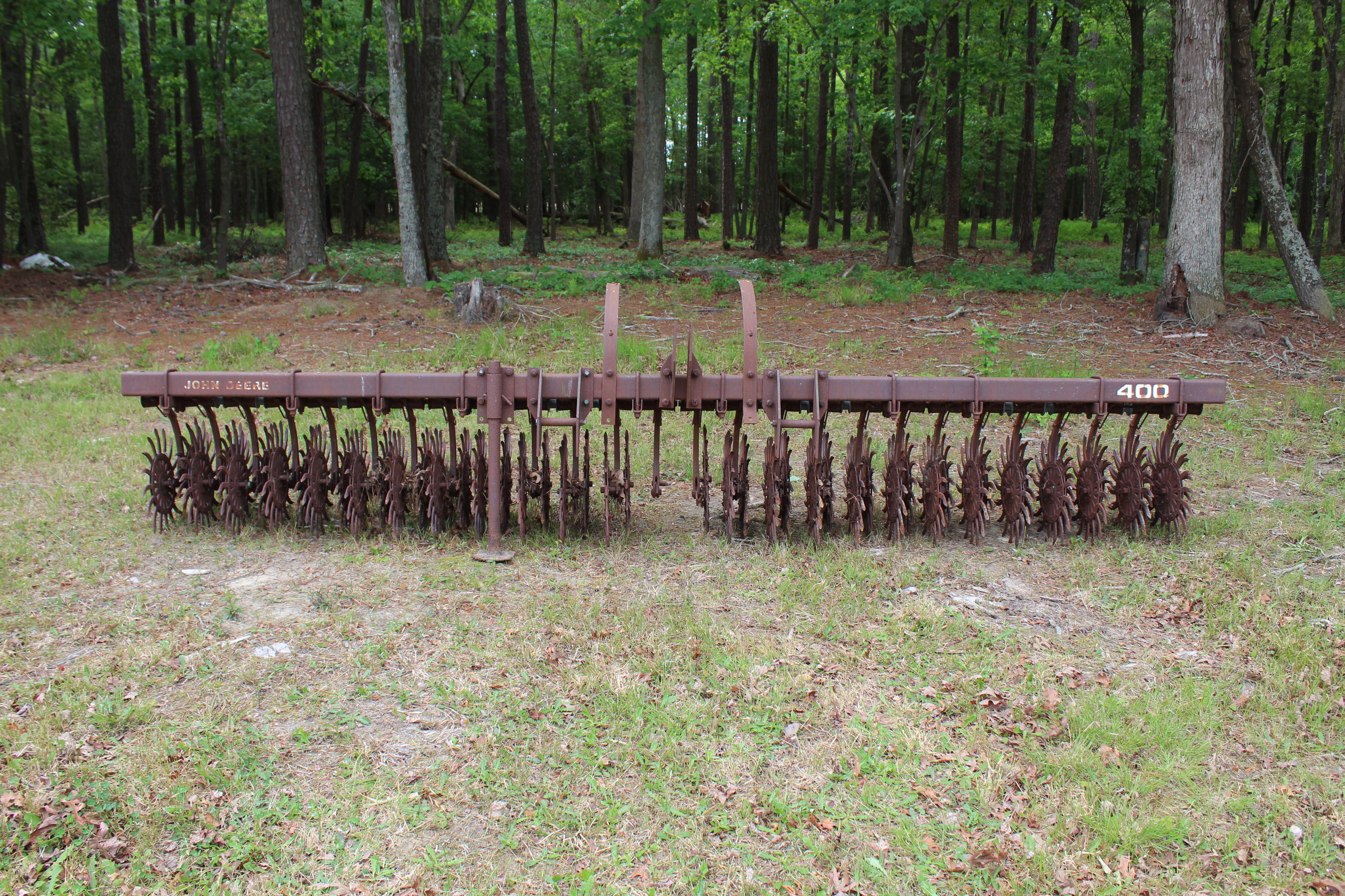 JOHN DEERE 400 14 ft ROTARY HOE in Accomac, VA