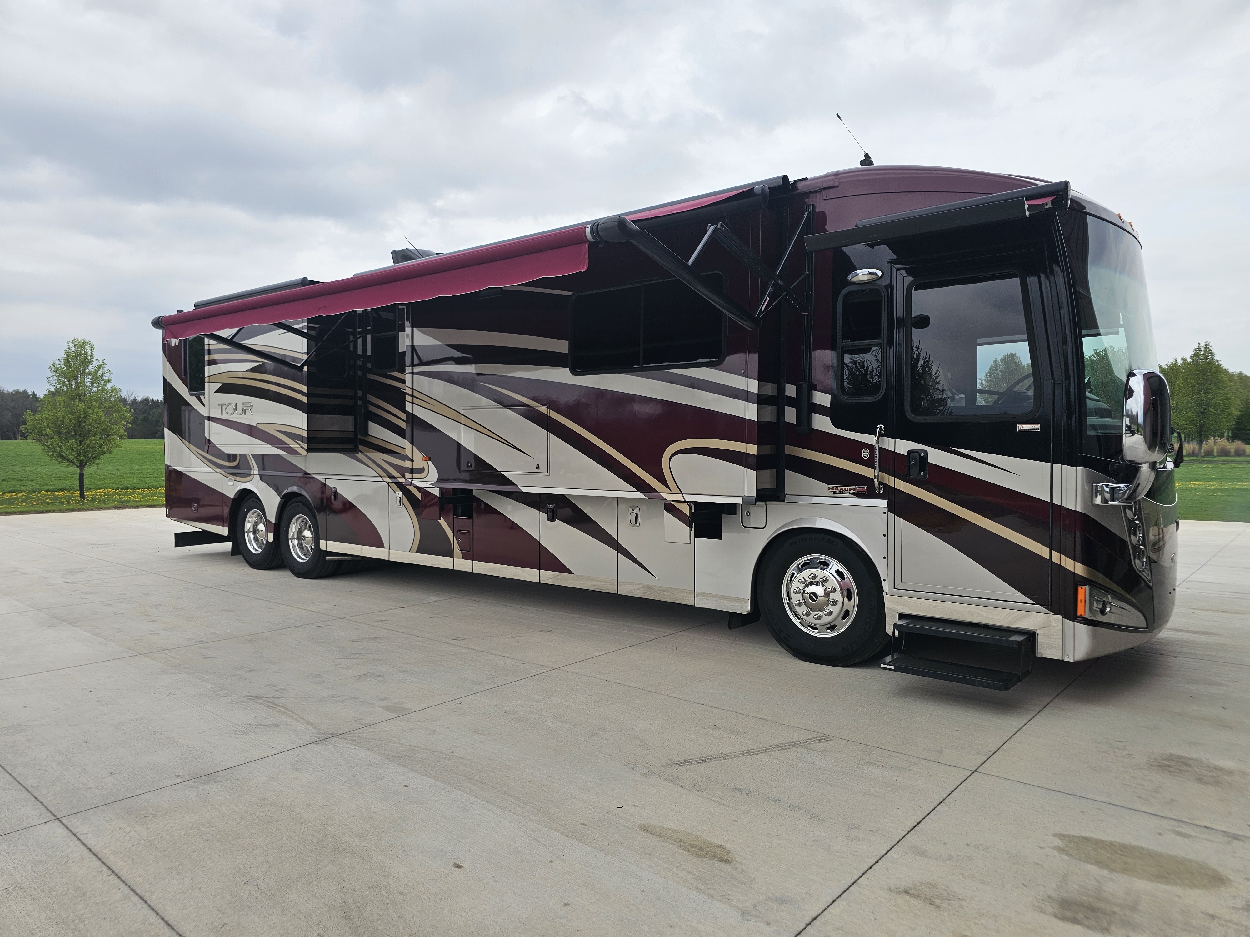 2012 Winnebago TOUR 42JD RV