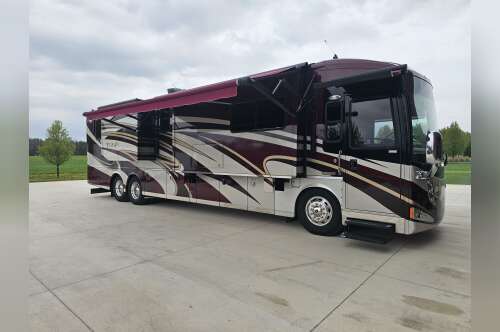 2012 Winnebago TOUR 42JD in norwalk OH