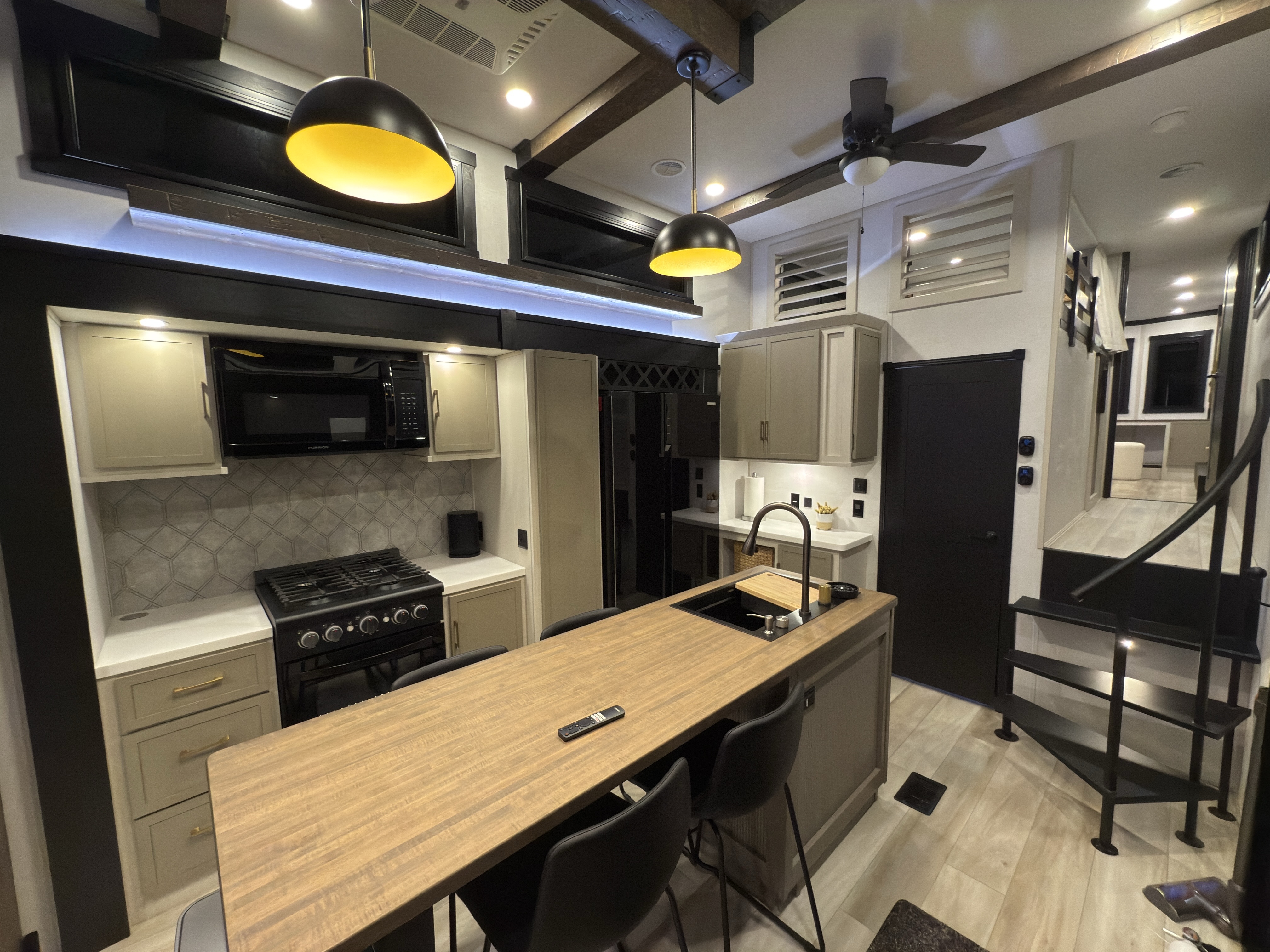 2025 Forest River SALEM HEMISPHERE ROOST43 in raleigh NC