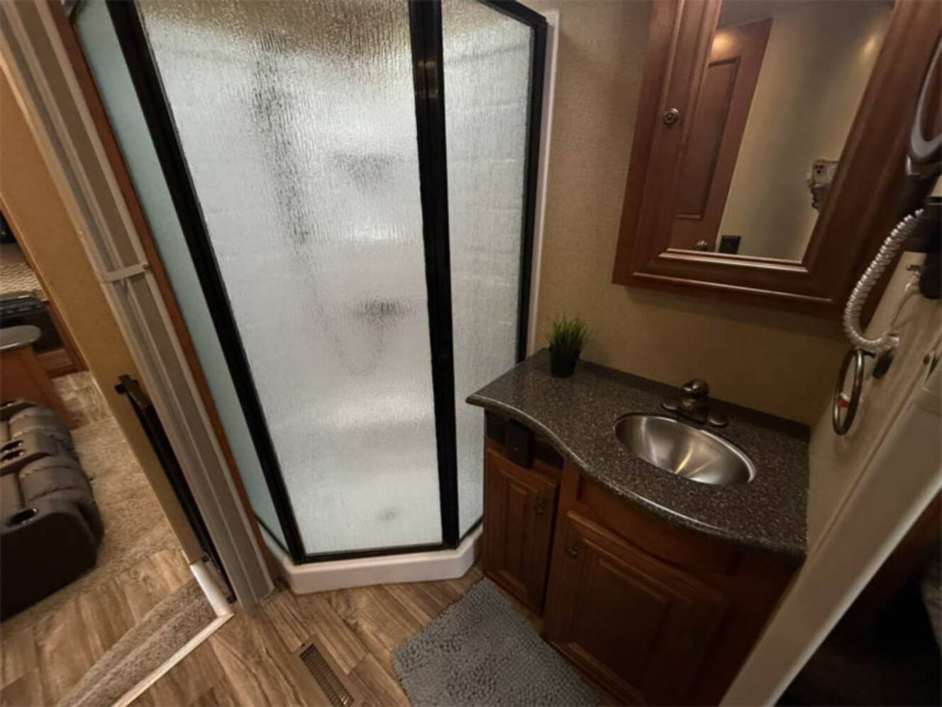 A photo of this 2019 Northwood Mfg SILVER FOX 29-5K BIG PRICE DROP !!