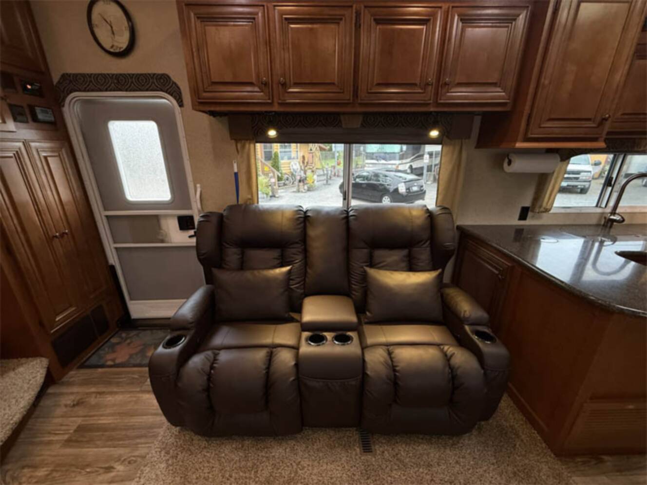 A photo of this 2019 Northwood Mfg SILVER FOX 29-5K BIG PRICE DROP !!