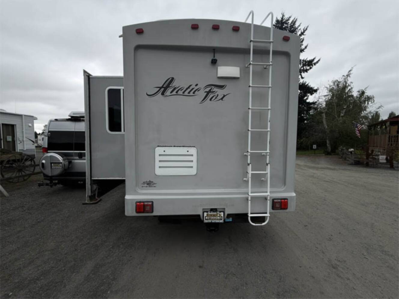 A photo of this 2019 Northwood Mfg SILVER FOX 29-5K BIG PRICE DROP !!