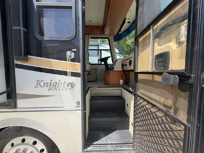 2008 MONACO KNIGHT 40DFT