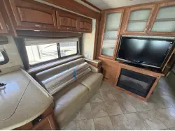 2008 MONACO KNIGHT 40DFT
