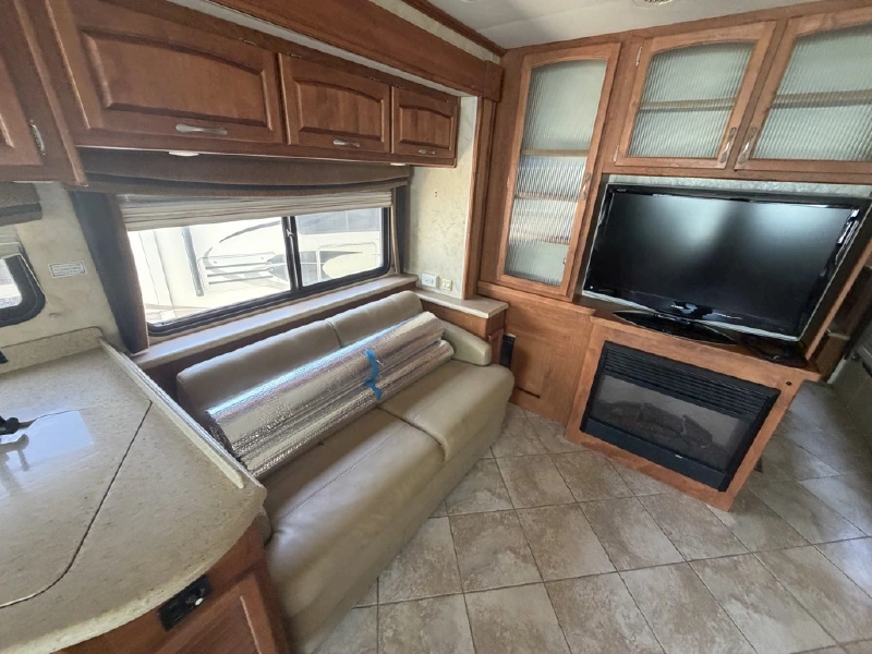 2008 MONACO KNIGHT 40DFT