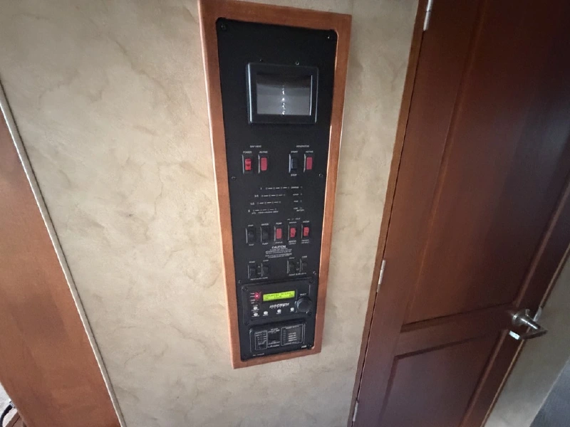 2008 MONACO KNIGHT 40DFT
