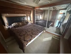 2008 MONACO KNIGHT 40DFT