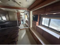 2008 MONACO KNIGHT 40DFT