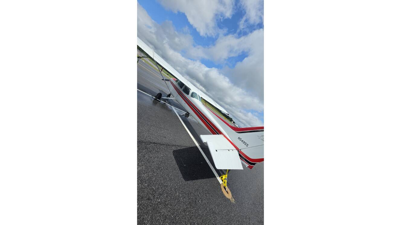 A photo of this 1989 Cessna 172