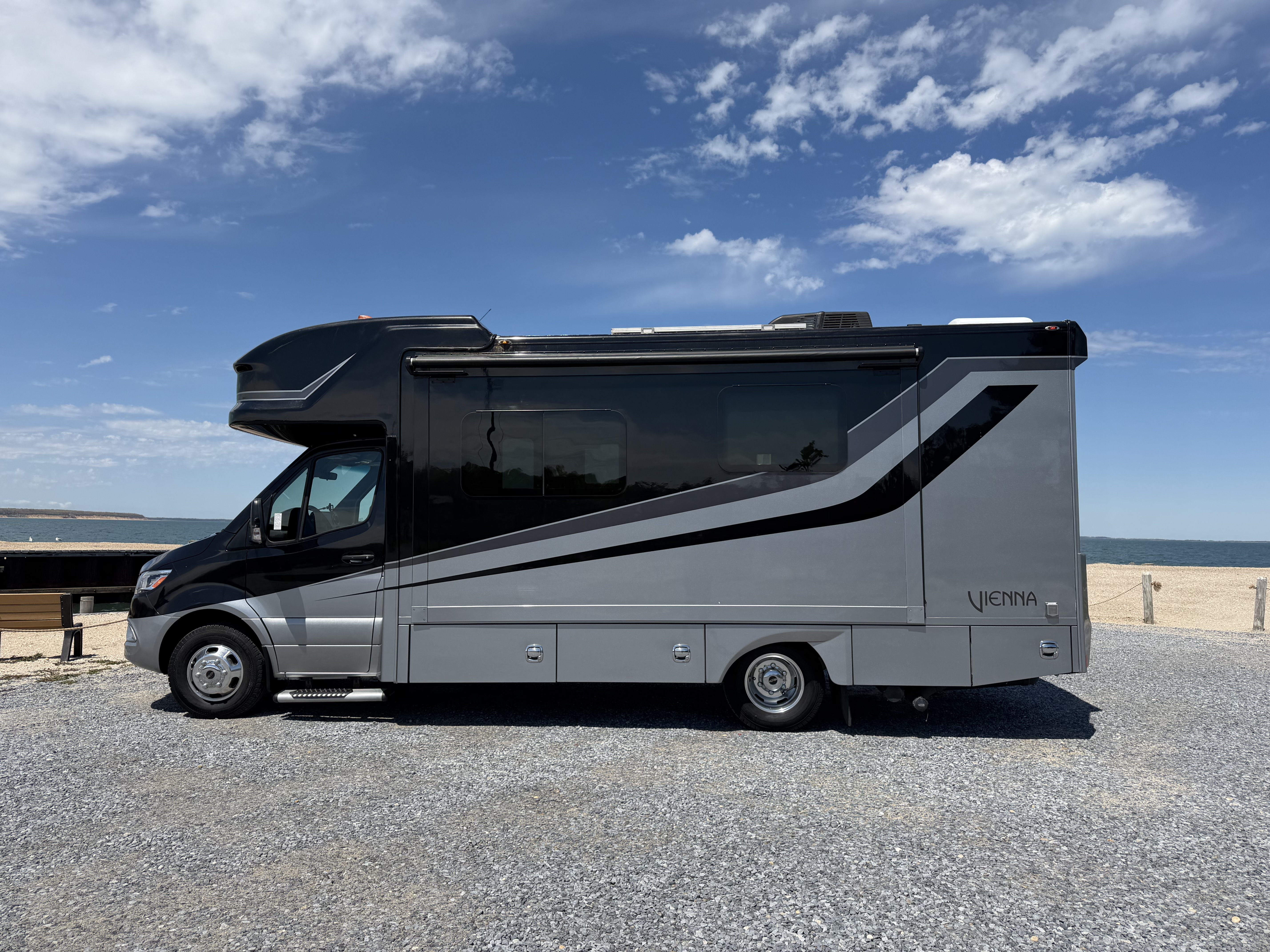 2022 Renegade VIENNA 25VRMC RV