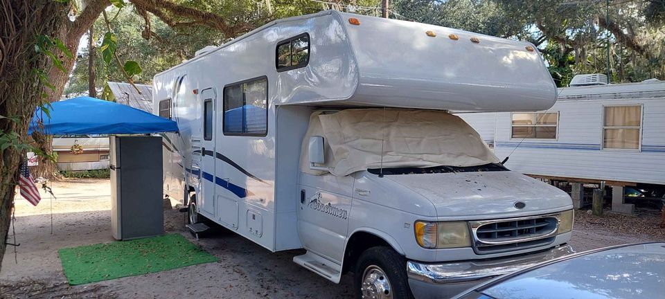 2001 Coachmen LEPRECHAUN 210RS RV
