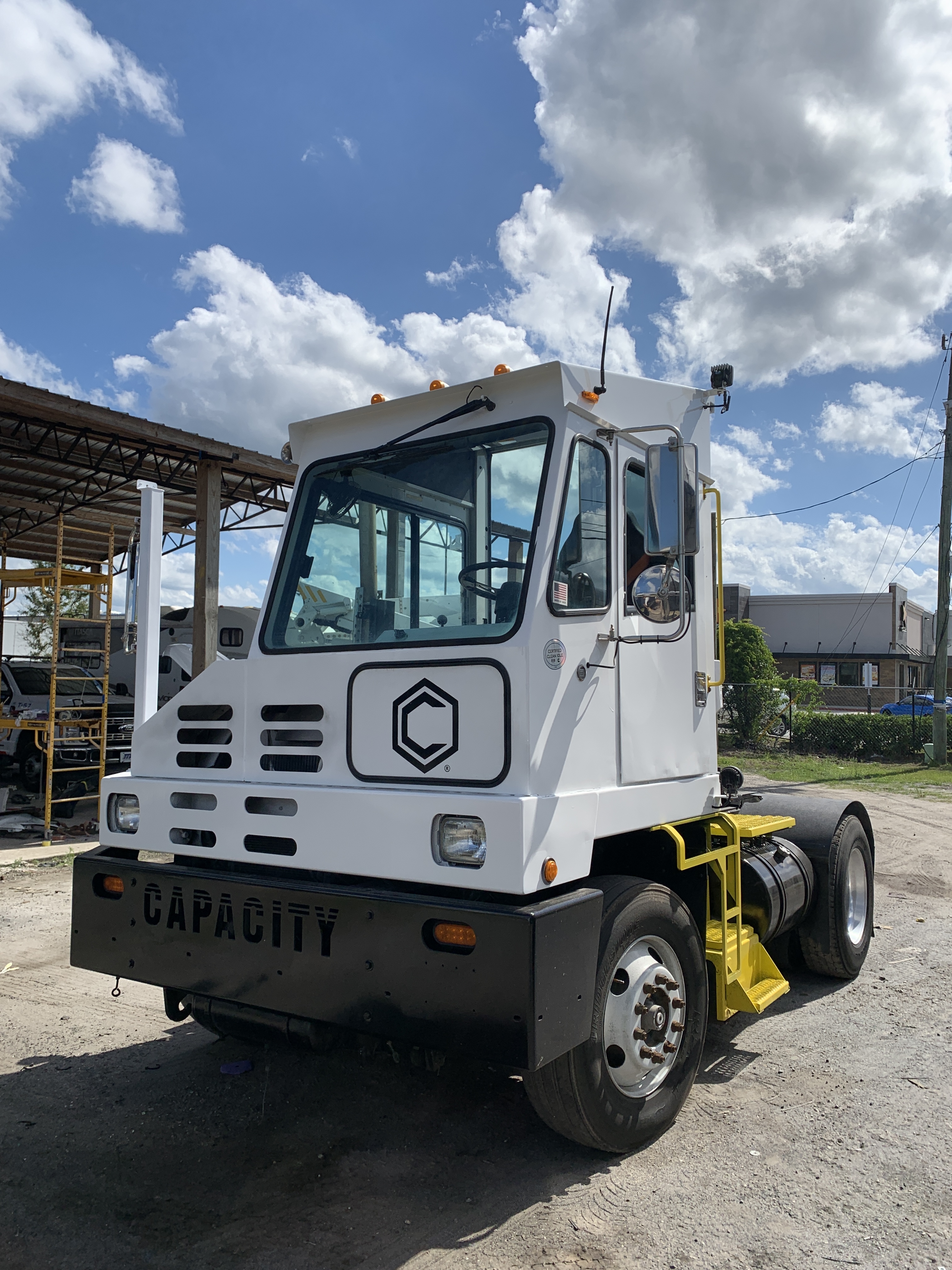 2014 CAPACITY TJ5000 DOT in Saint Augustine, FL