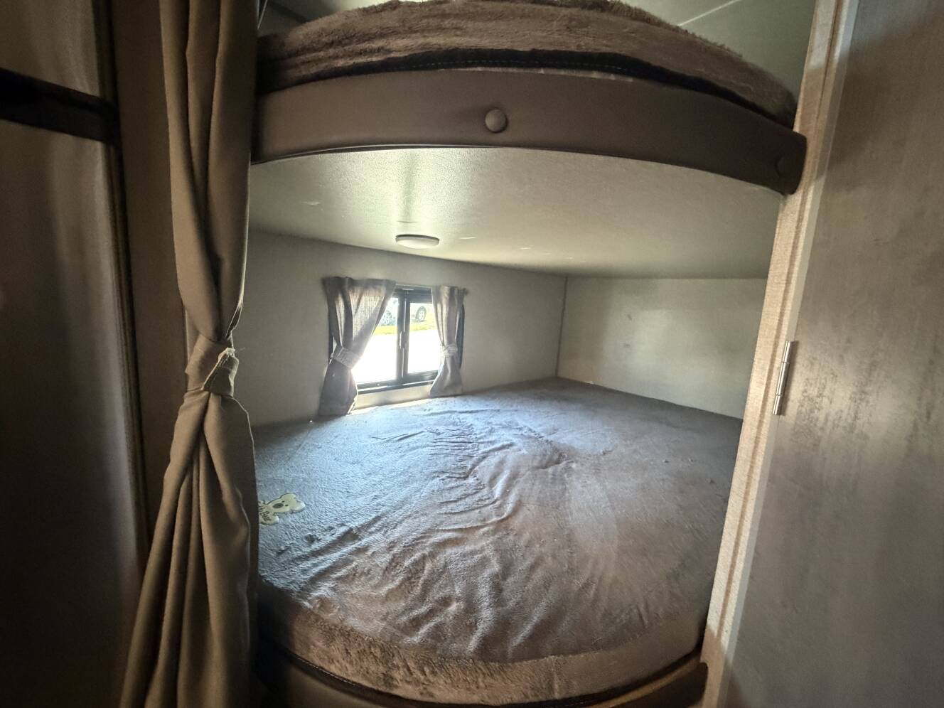A photo of this 2022 Coachmen CATALINA SUMMIT SERIES 184BHS