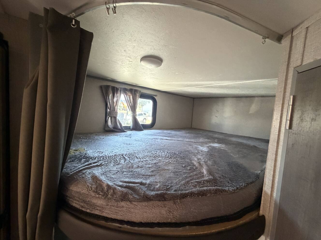 A photo of this 2022 Coachmen CATALINA SUMMIT SERIES 184BHS