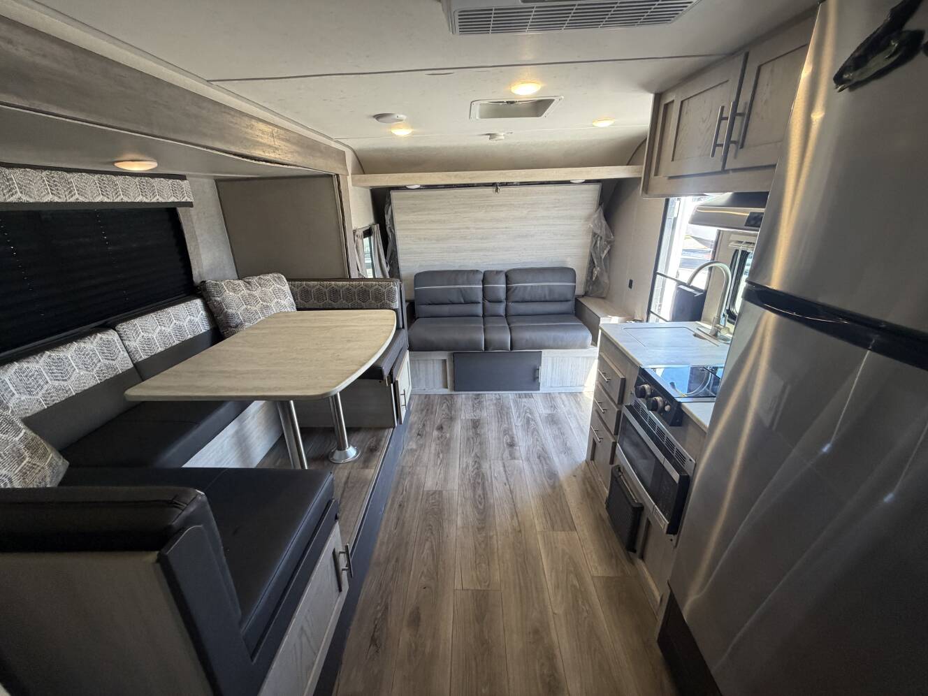 A photo of this 2022 Coachmen CATALINA SUMMIT SERIES 184BHS