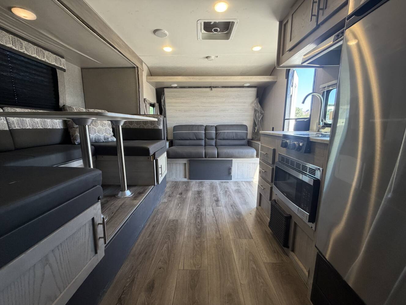 A photo of this 2022 Coachmen CATALINA SUMMIT SERIES 184BHS