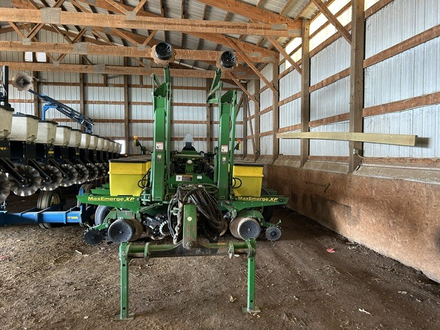2006 JOHN DEERE 1770NT in Henry, IL