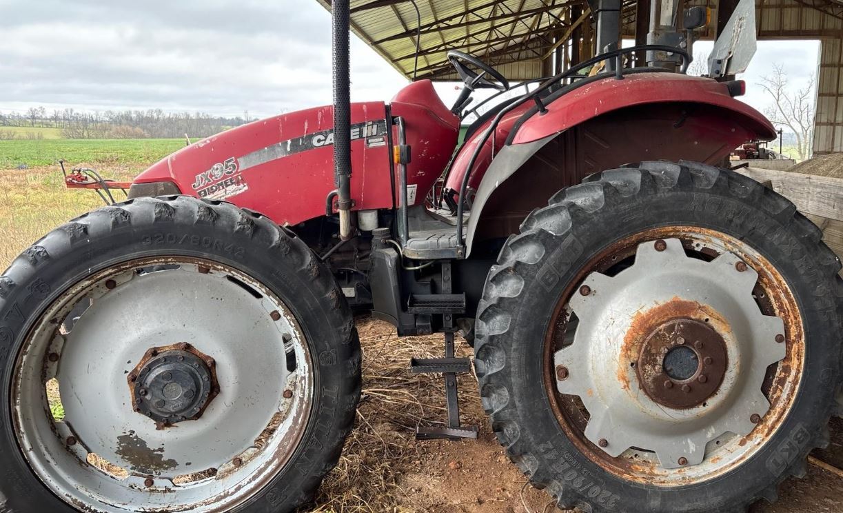 2008 CASE IH JX95 in Stark City, MO