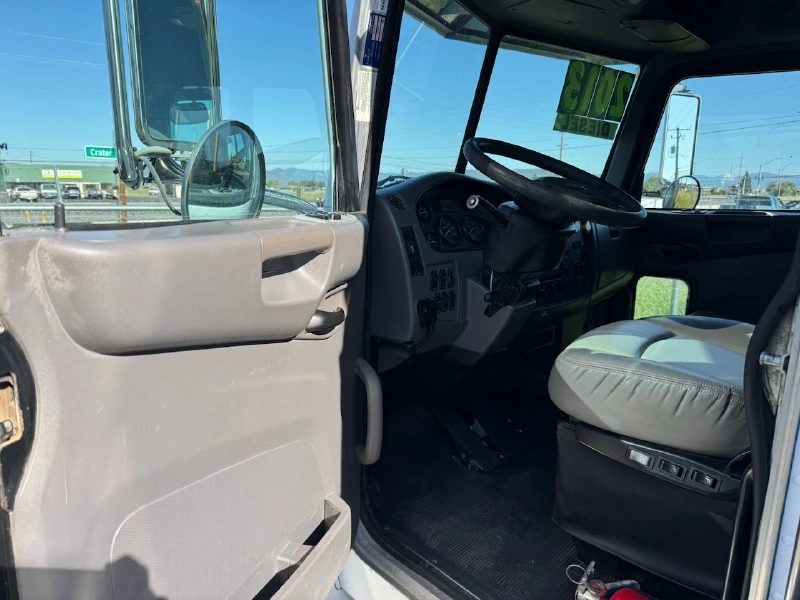 2013 PETERBILT 337