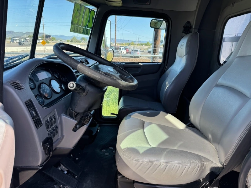 2013 PETERBILT 337