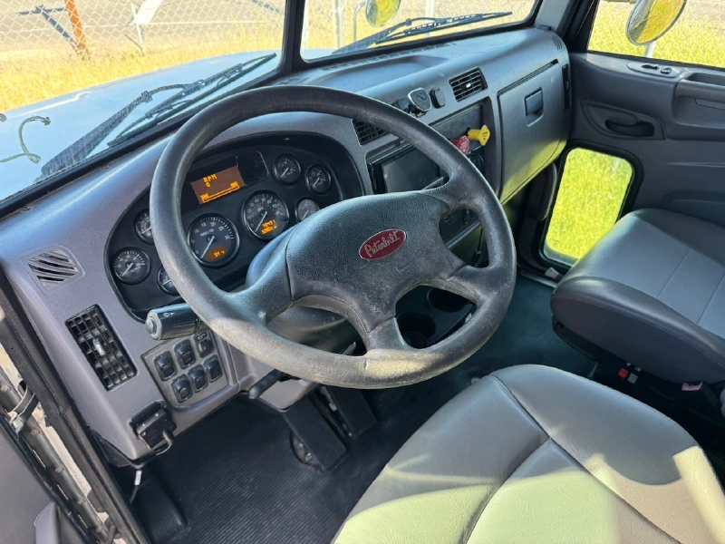 2013 PETERBILT 337