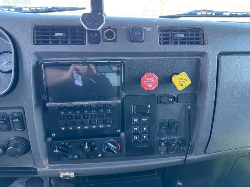 2013 PETERBILT 337