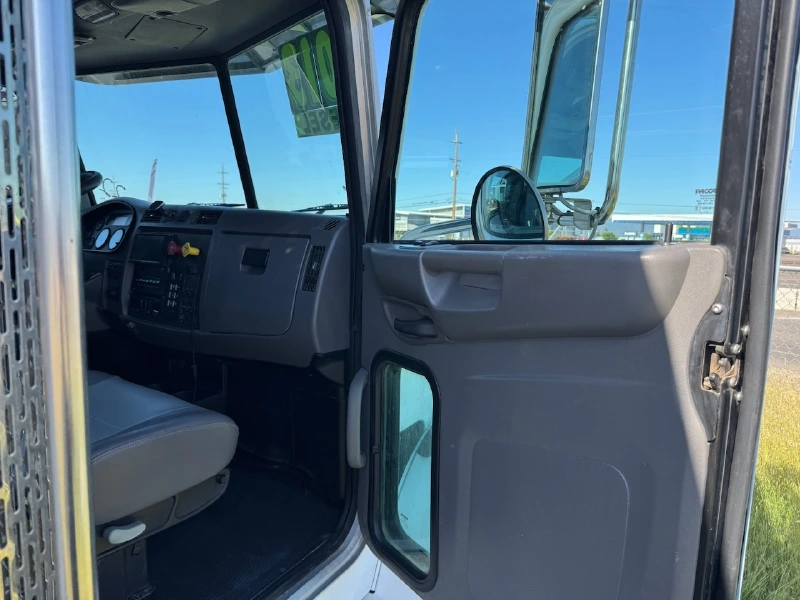 2013 PETERBILT 337