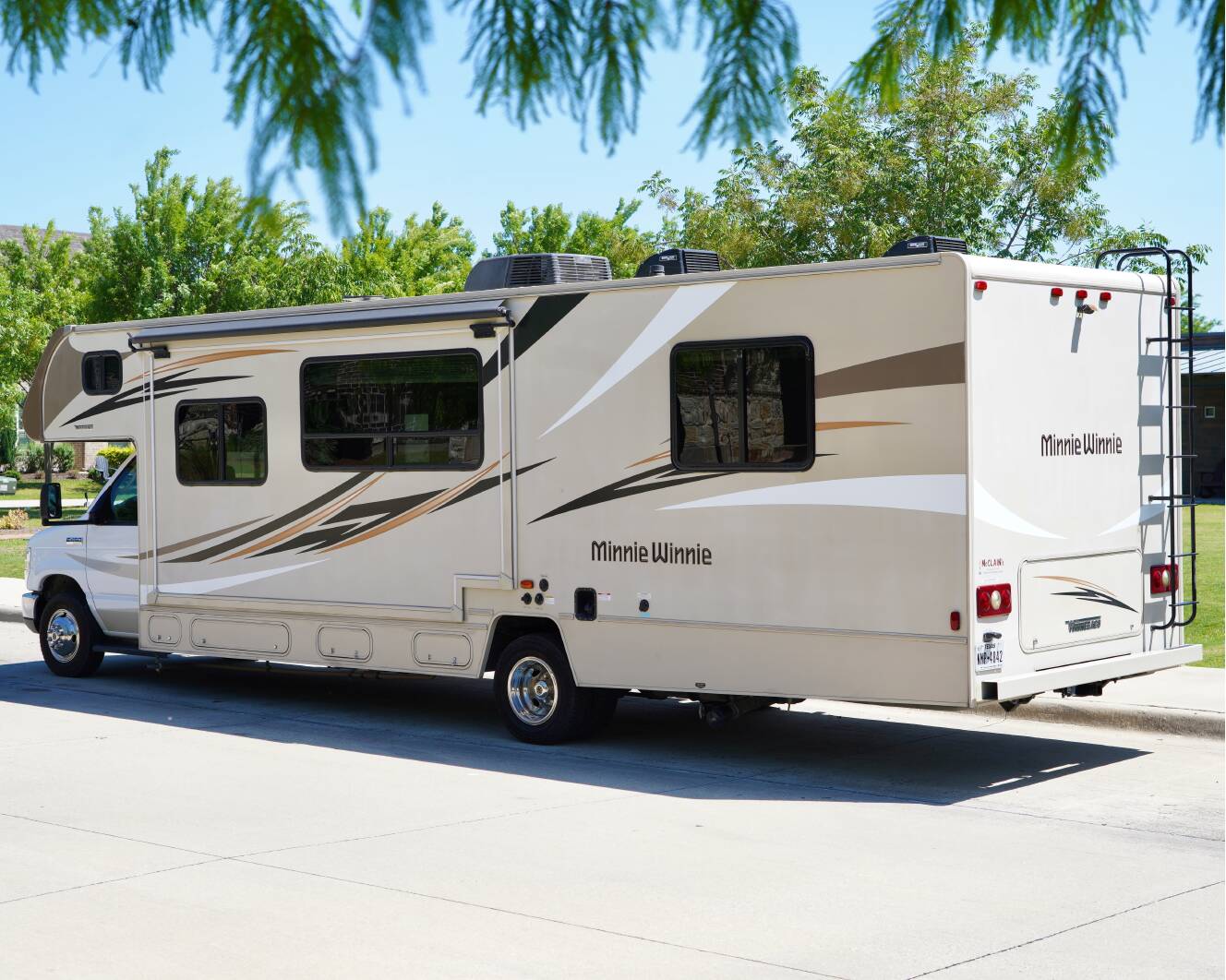 A photo of this 2018 Winnebago MINNIE WINNIE 31K