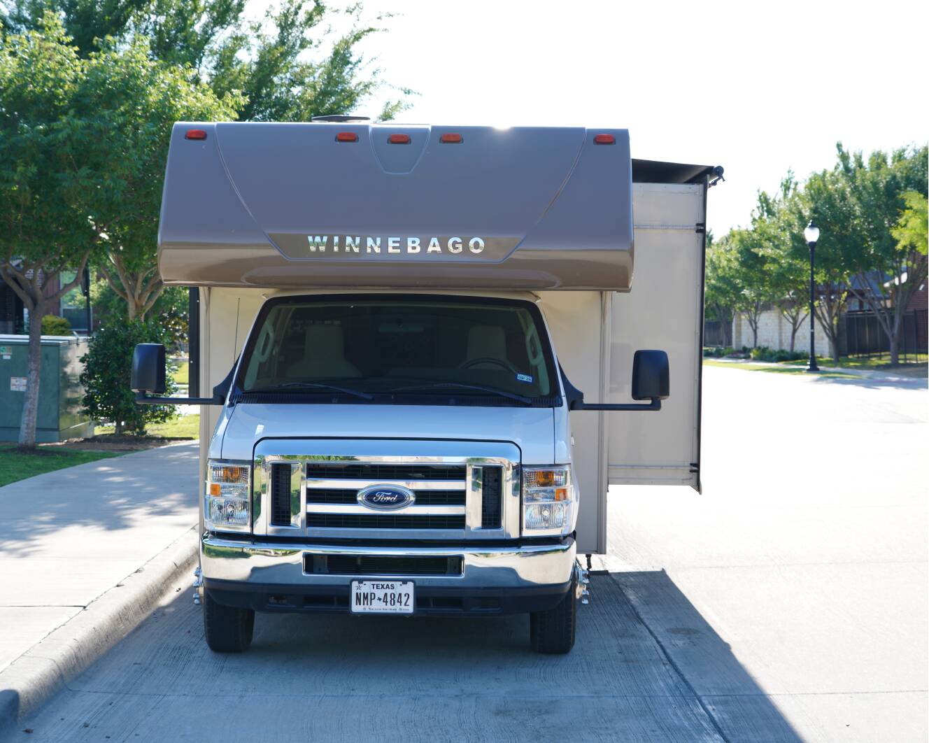 A photo of this 2018 Winnebago MINNIE WINNIE 31K