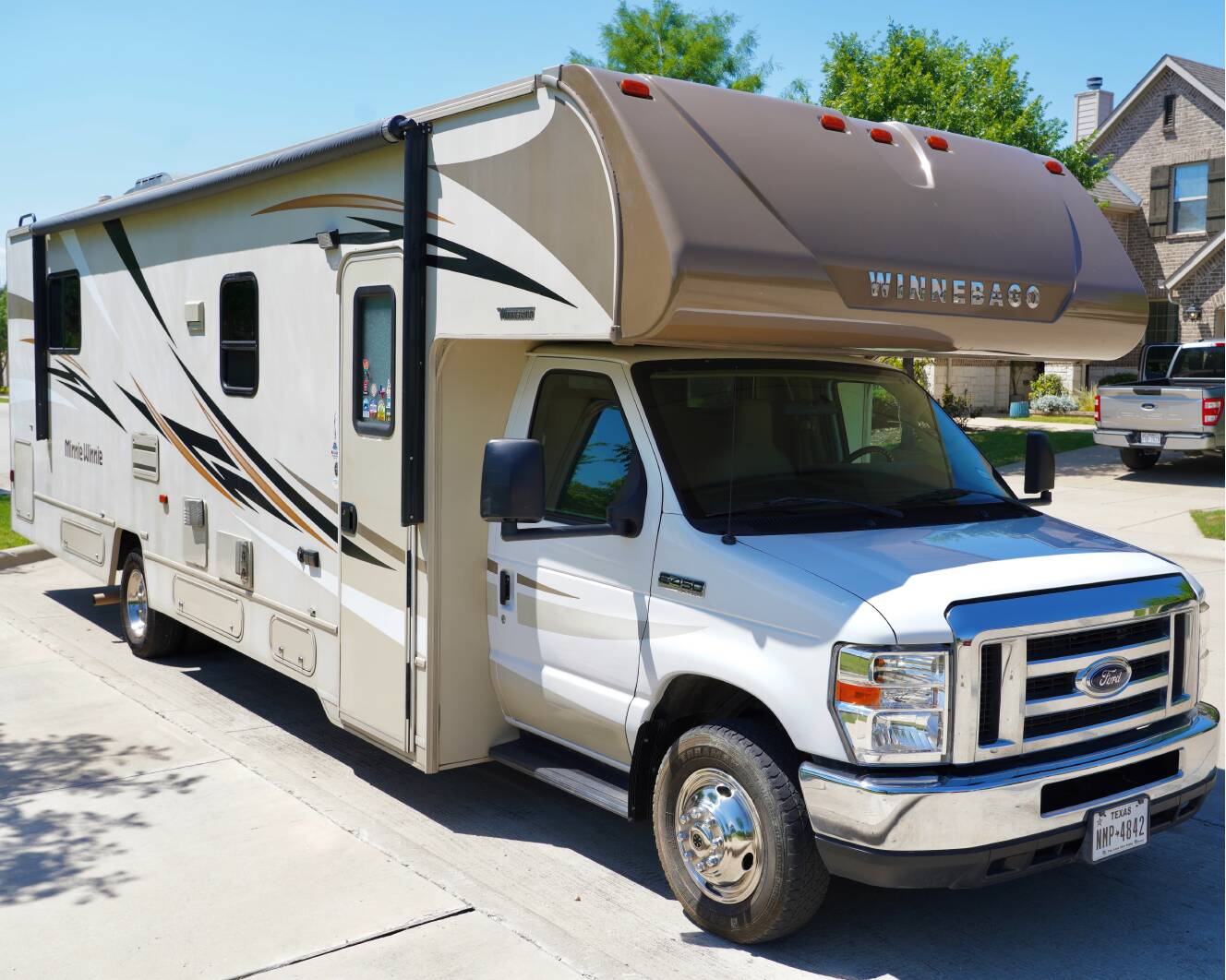 A photo of this 2018 Winnebago MINNIE WINNIE 31K
