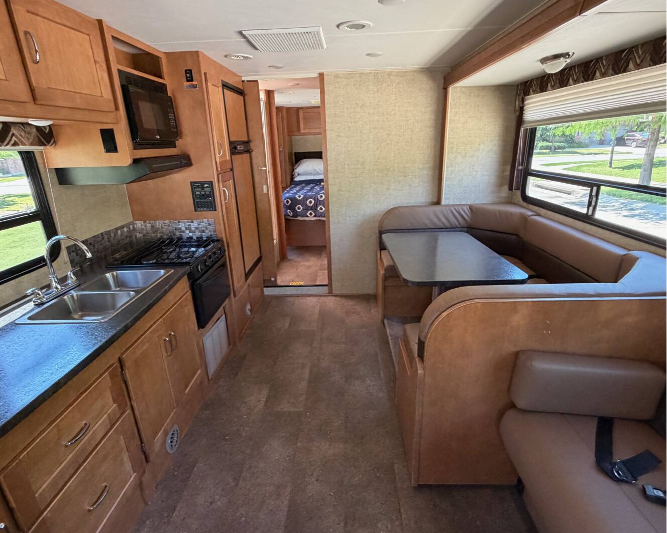 A photo of this 2018 Winnebago MINNIE WINNIE 31K
