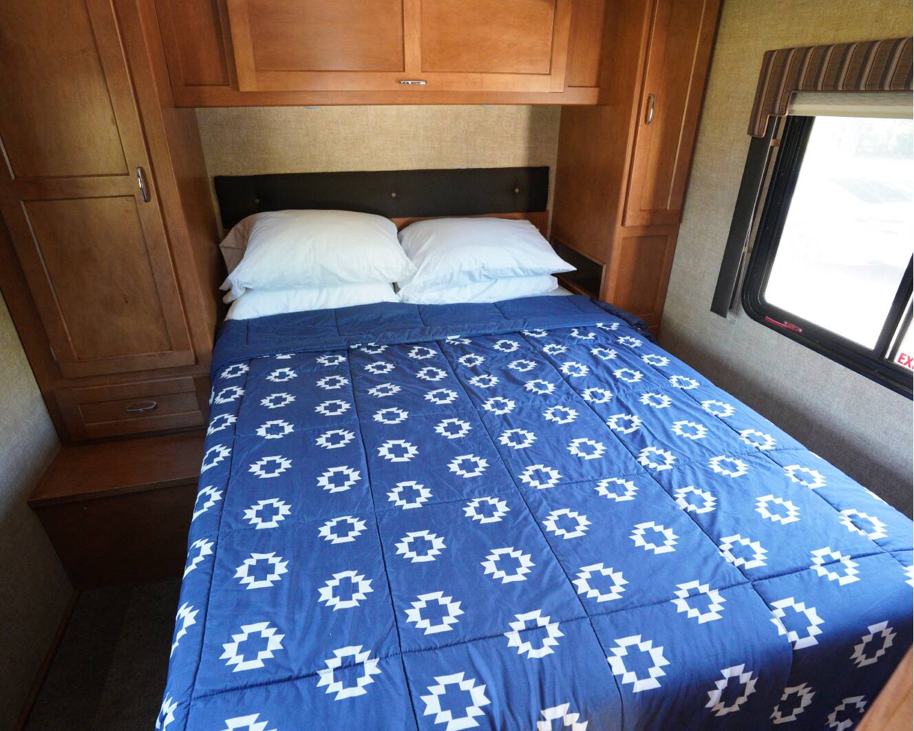 A photo of this 2018 Winnebago MINNIE WINNIE 31K