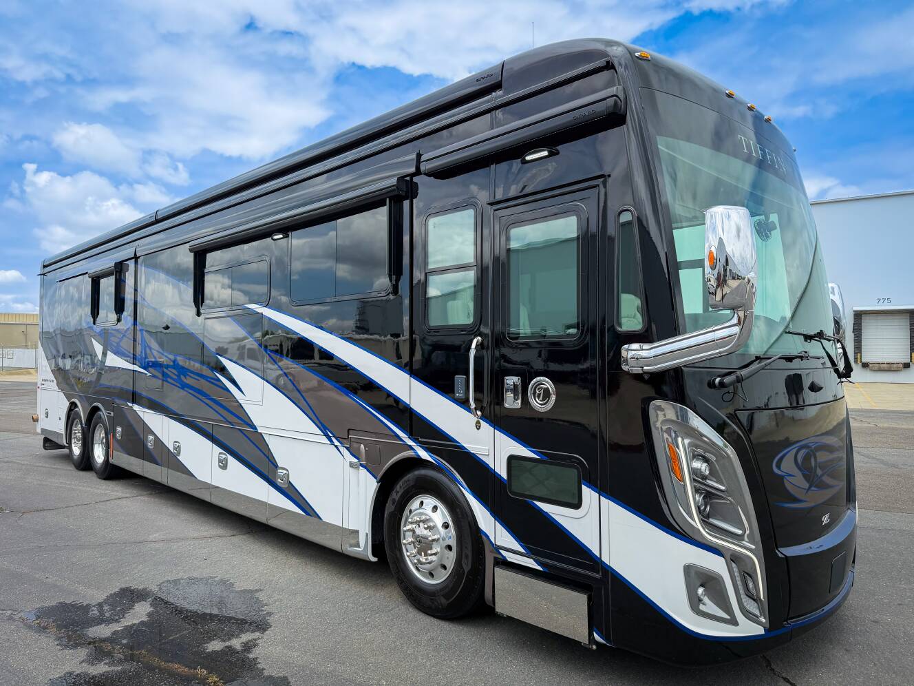 A photo of this 2021 Tiffin Motorhomes ZEPHYR 45 PZ