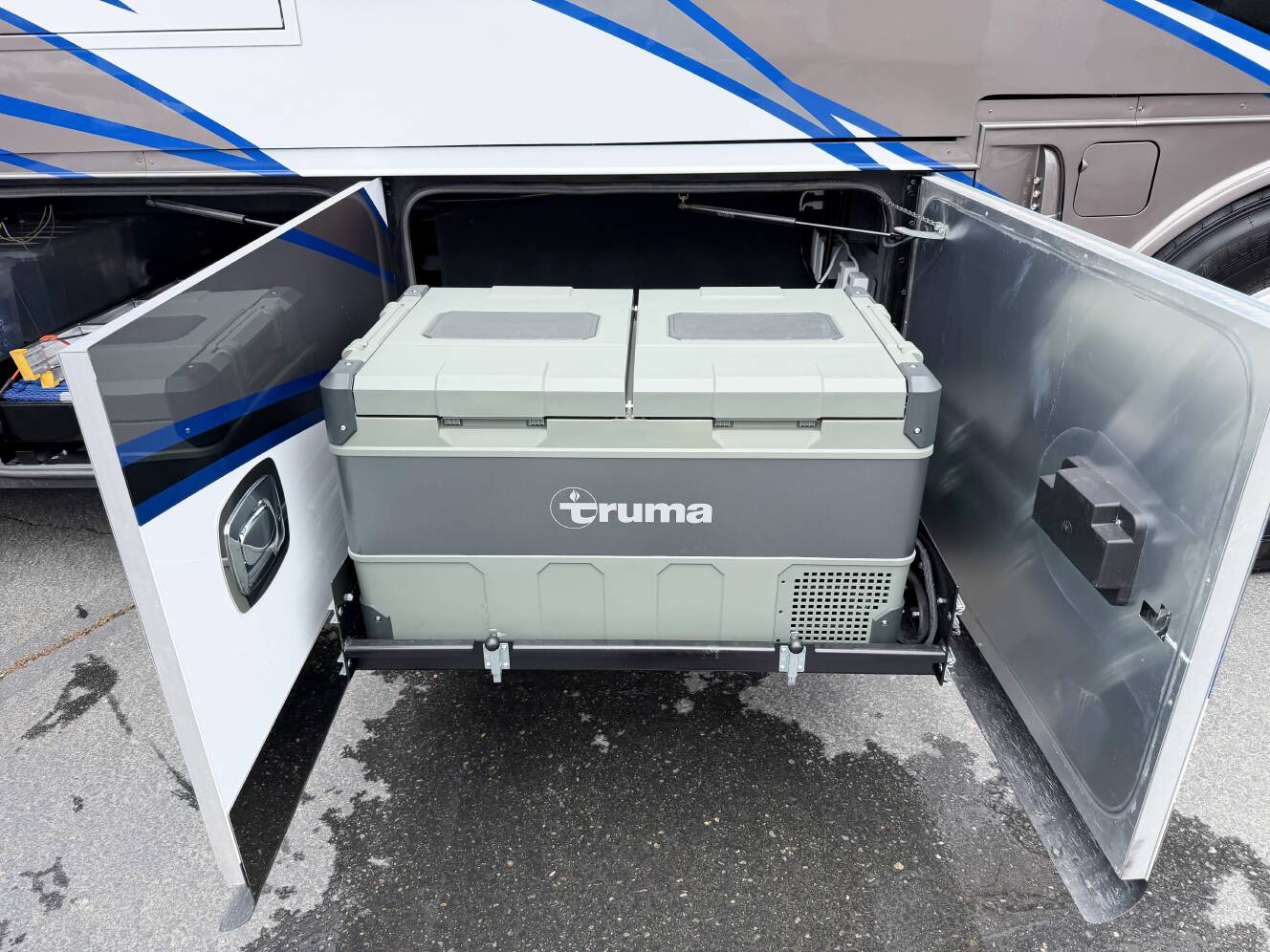 A photo of this 2021 Tiffin Motorhomes ZEPHYR 45 PZ