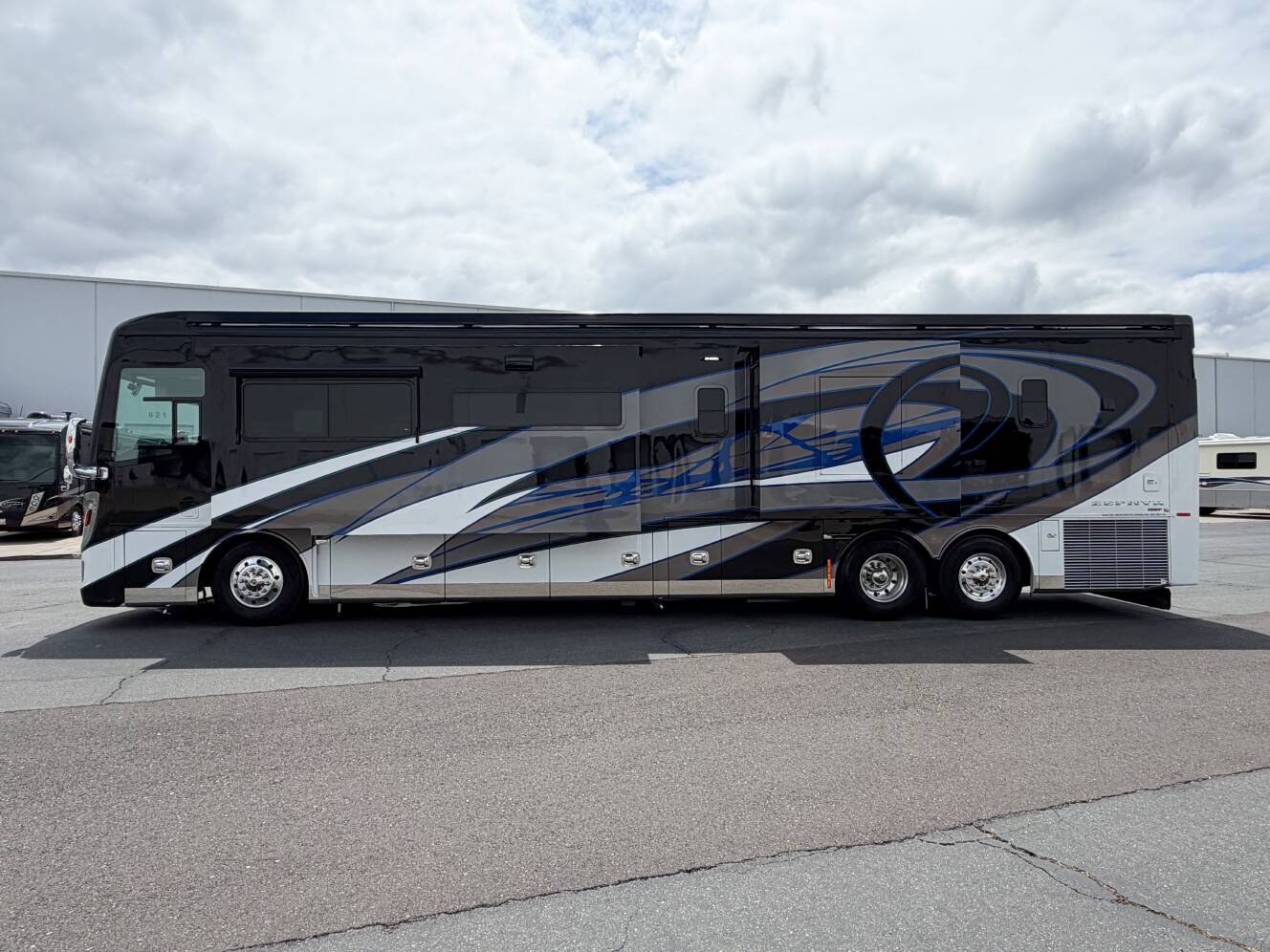A photo of this 2021 Tiffin Motorhomes ZEPHYR 45 PZ