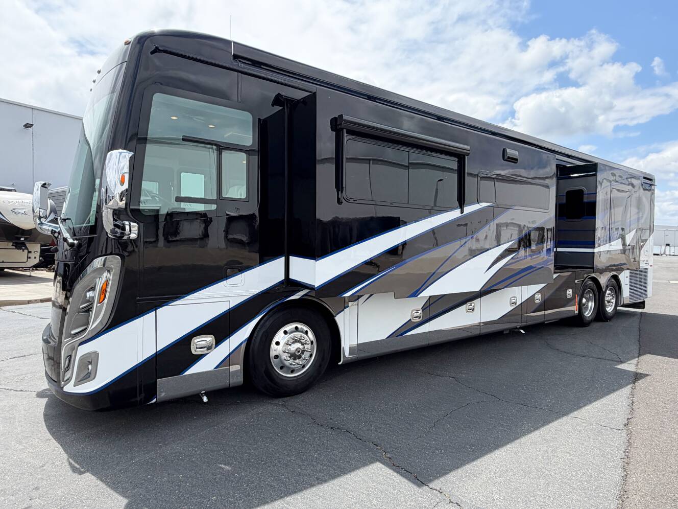 A photo of this 2021 Tiffin Motorhomes ZEPHYR 45 PZ